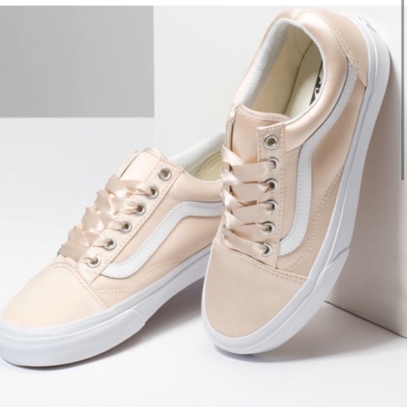 COPY - RARE VANS OLD SKOOL SATIN LUX BLUSH LACE UP SHOES NWT - Picture 8 of 9